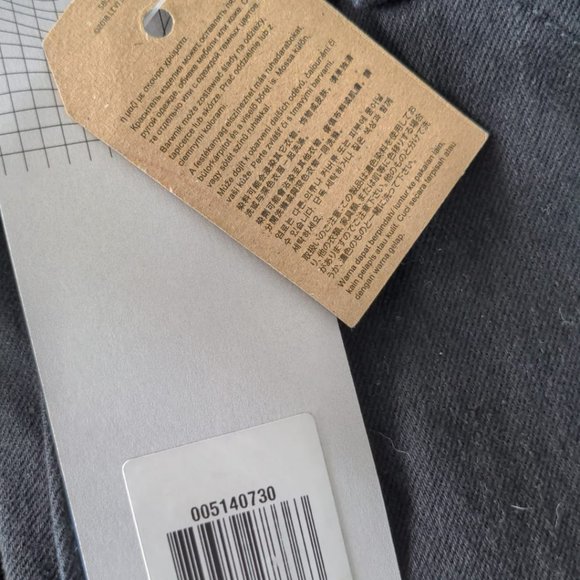 Levi's 514 Regular-Fit Straight Black Jeans - Picture 3 of 5